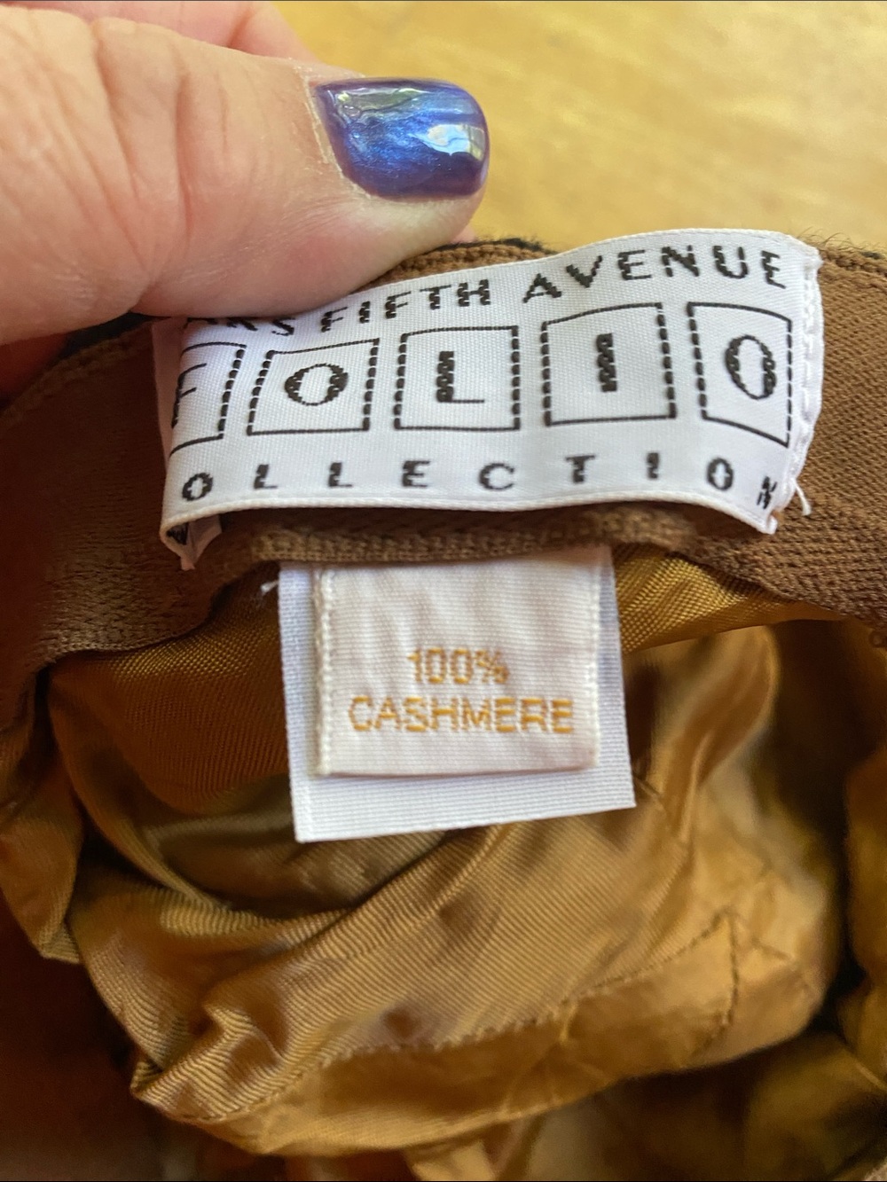 Saks Fifth Avenue Folio Black cashmere Adjustable Hat - Picture 7 of 8